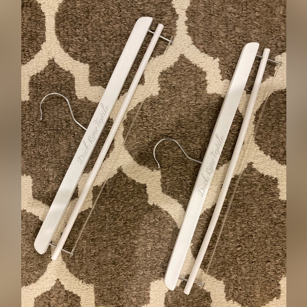 Set of 2 Curtain Hangers - White Wood